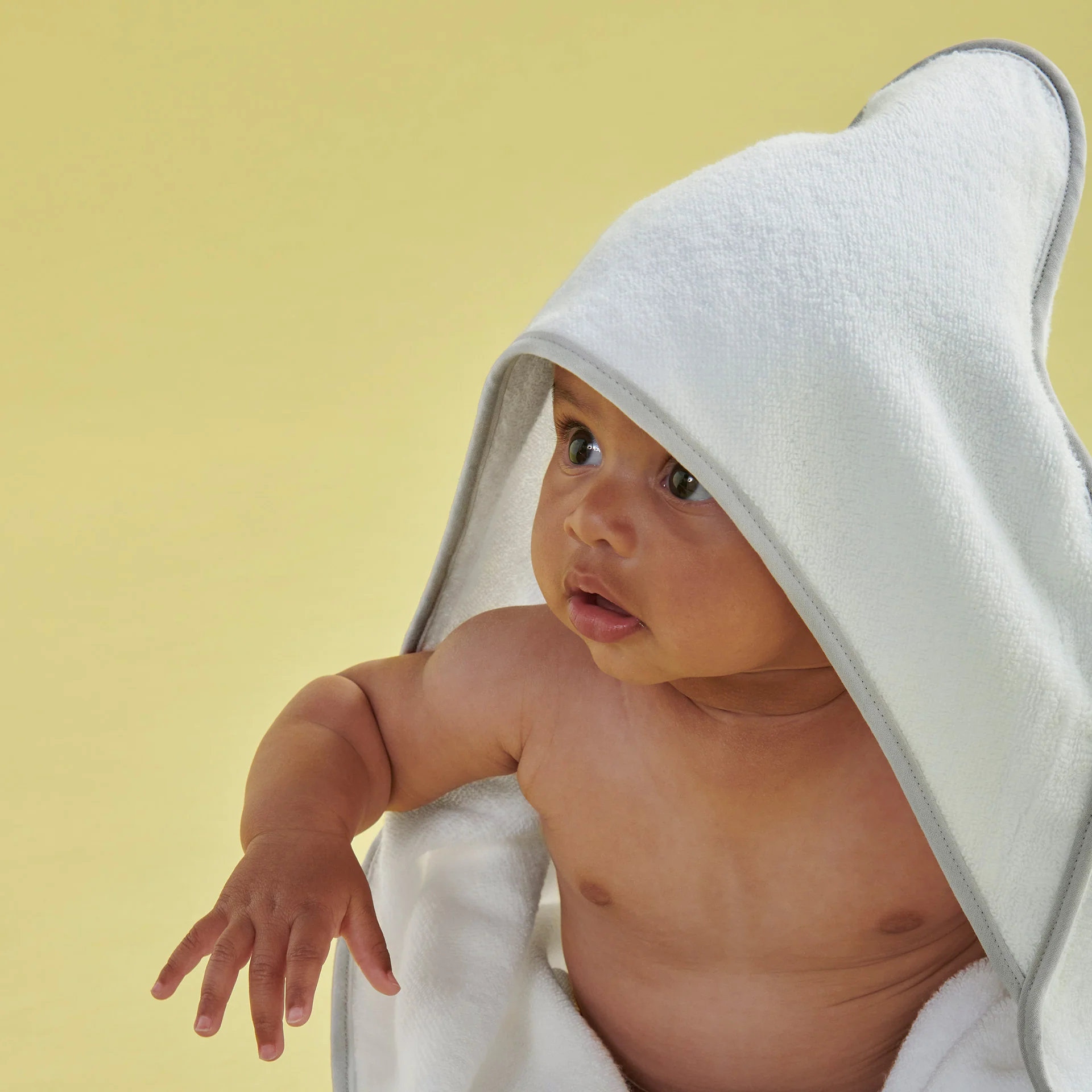 Christy Mini Hooded Bath Towel - Image 3